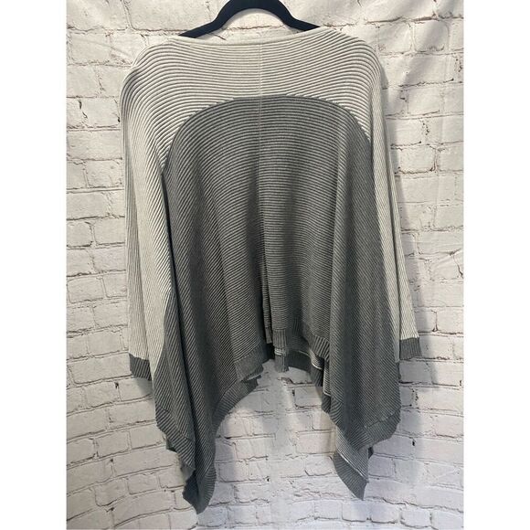 Lululemon It all lines up poncho - Picture 1 of 9